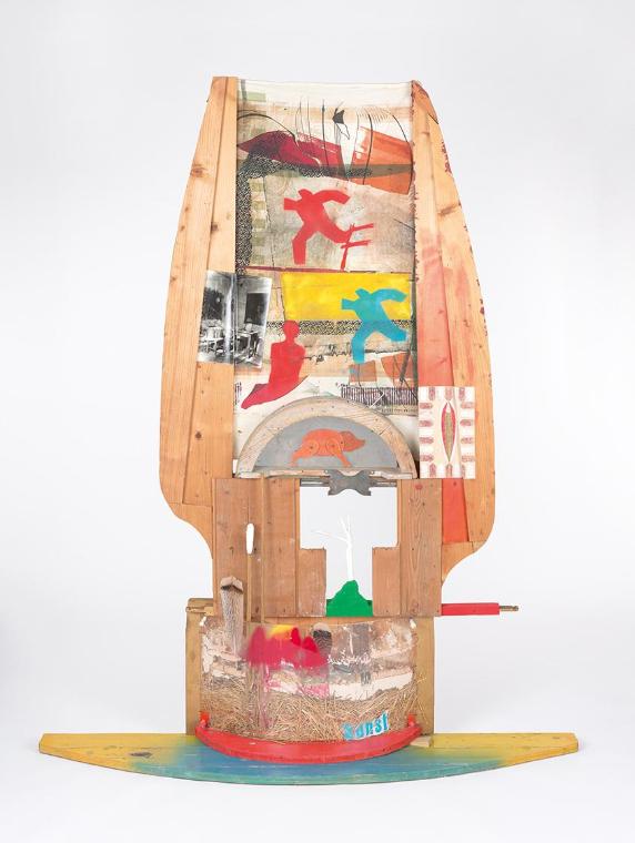 Padhi Frieberger, Schweinealtar (nach kultischen Objekten aus Neuguinea), undatiert, Holz, bema…