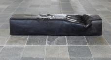 Erwin Wurm, Leibesübungen für Köln, 2017, Bronze, 39 × 203 × 65 cm, 2017, Schenkung des Künstle…