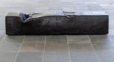 Erwin Wurm, Leibesübungen für Köln, 2017, Bronze, 39 × 203 × 65 cm, 2017, Schenkung des Künstle…