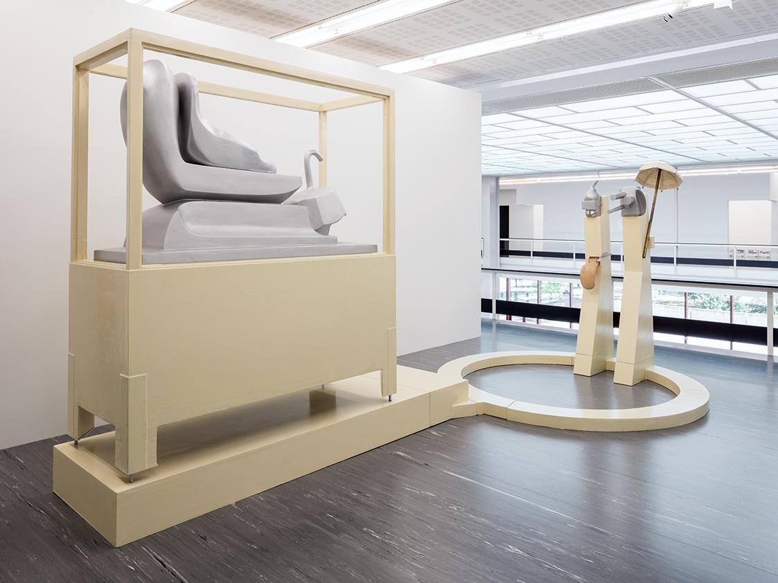 Bruno Gironcoli, Mütterliches, Väterliches, 1968–1972, Polyester, Holz, Lack, Metall, 268 x 560…
