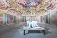 Ines Doujak, Hera, 2008, Gips, Holz, Stahlgerüst, Lose Bestandteile: Spiegelscherbe, Pinzette, …