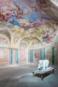 Ines Doujak, Hera, 2008, Gips, Holz, Stahlgerüst, Lose Bestandteile: Spiegelscherbe, Pinzette, …
