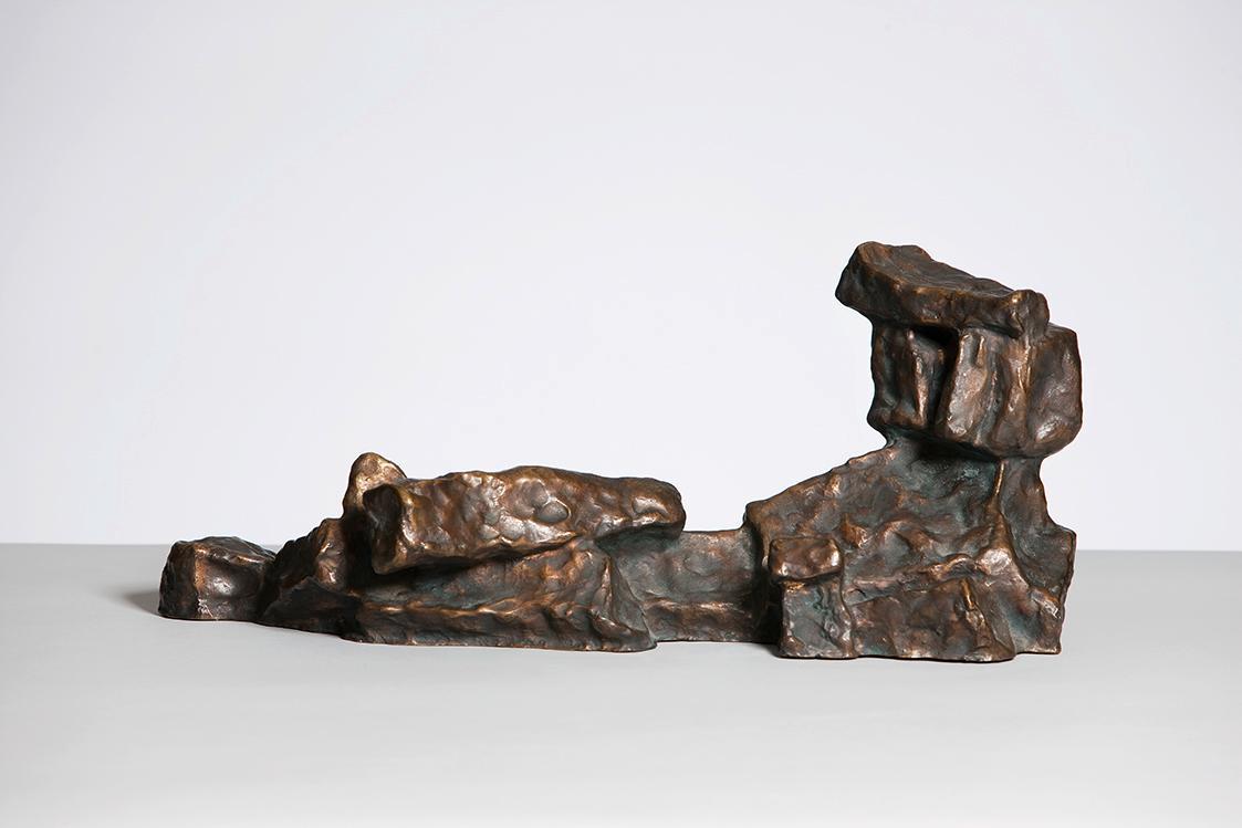 Fritz Wotruba, Kleine liegende Figur, Entwurf für Goße liegende Figur, 1951, Bronze, 53,5 × 22,…