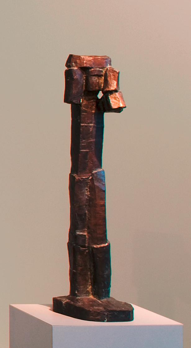 Fritz Wotruba, Stehende Figur (mit erhobenen Armen), 1958, Bronze, 82,5 × 20 × 22 cm, Belvedere…