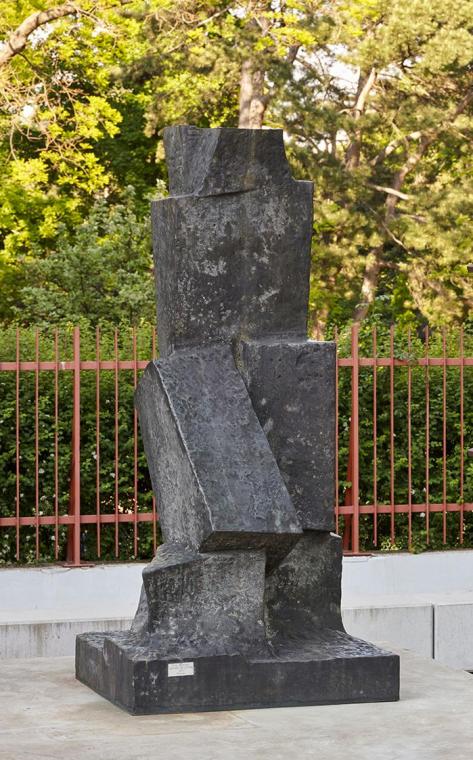 Fritz Wotruba, Große Skulptur, 1972, Bronze, 214 × 100 × 94 cm, Belvedere, Wien, Inv.-Nr. FW 15 ...