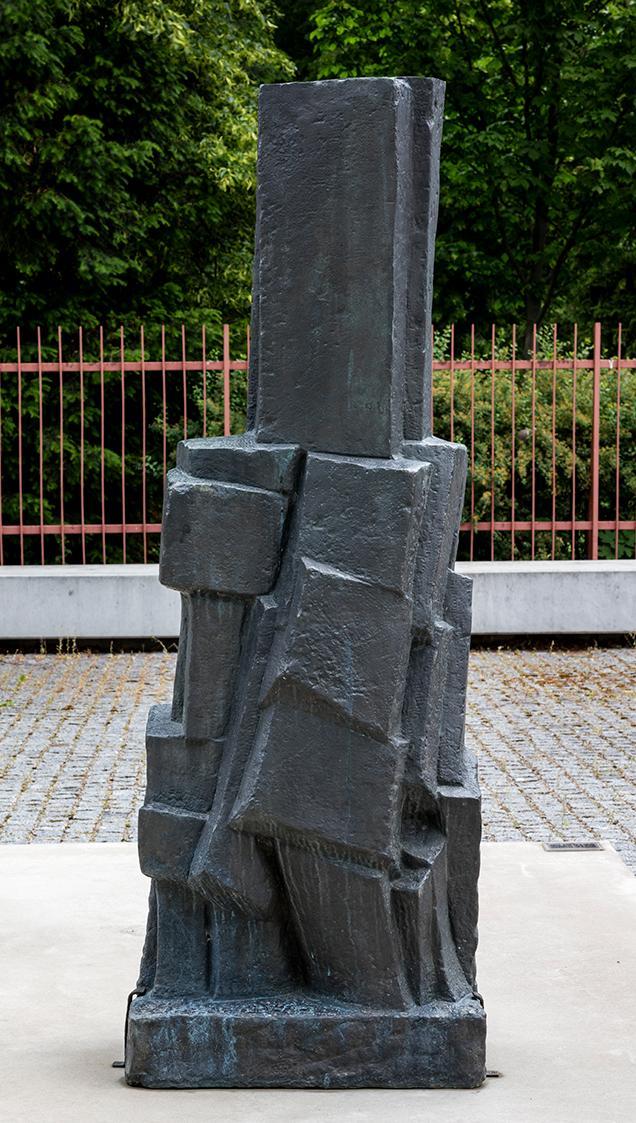 Fritz Wotruba, Skulptur, 1968, Bronze, 181,5 × 65,5 × 34,5 cm, Belvedere, Wien, Inv.-Nr. FW 153…