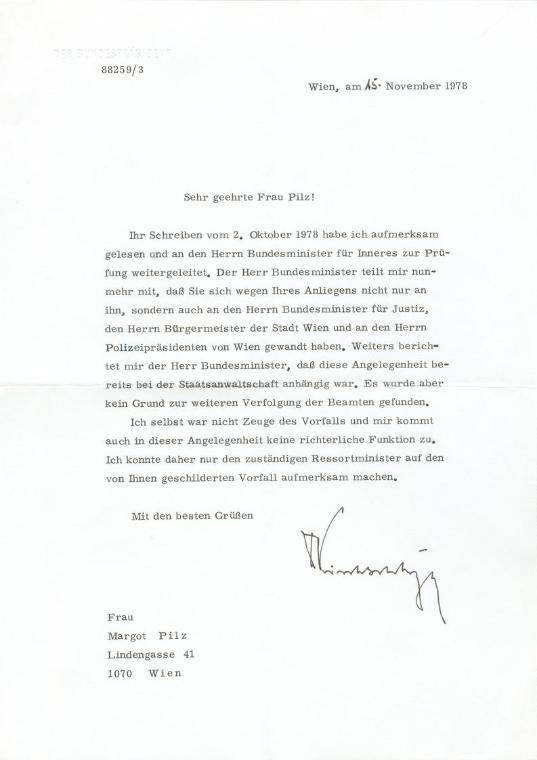 Margot Pilz, Brief Bundespräsident, 1978, Schreibmaschine und Kugelschreiber auf Papier, 29,7 × ...