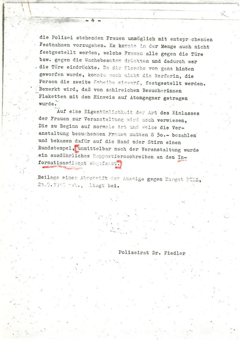 Margot Pilz, Ausschnitte der Polizeiprotokolle, 1978, Roter Filzstift auf Kohlepapier, 29,7 × 2…