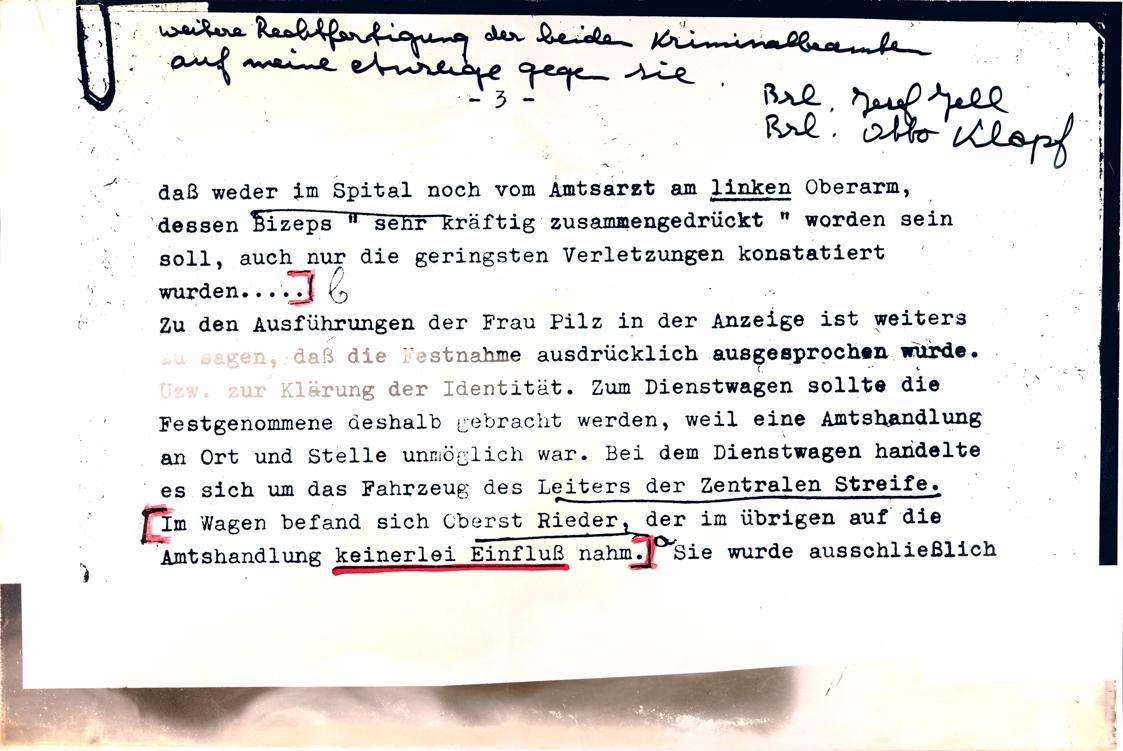 Margot Pilz, Ausschnitte der Polizeiprotokolle, 1978, Roter und schwarzer Filzstift auf Kodak F ...