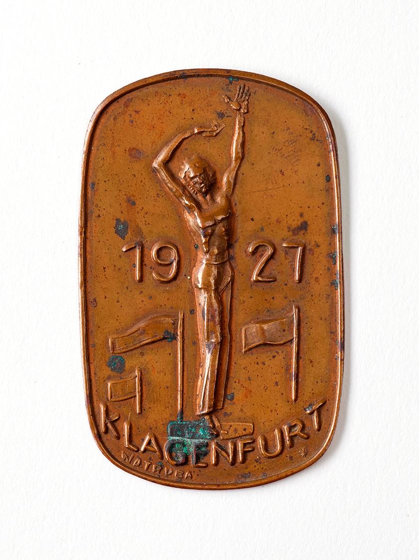 Fritz Wotruba, Plakette "Klagenfurt", 1927, Kupferblech, geprägt, 6,7 × 4,2 × 0,2 cm, Belvedere ...