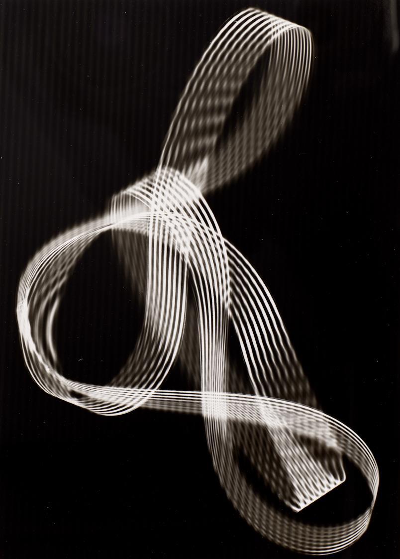 Herbert W. Franke, Fotoexperimente Bandformen, 1954, Blattmaße: 23,2 × 16,6 cm, 2019 Schenkung …