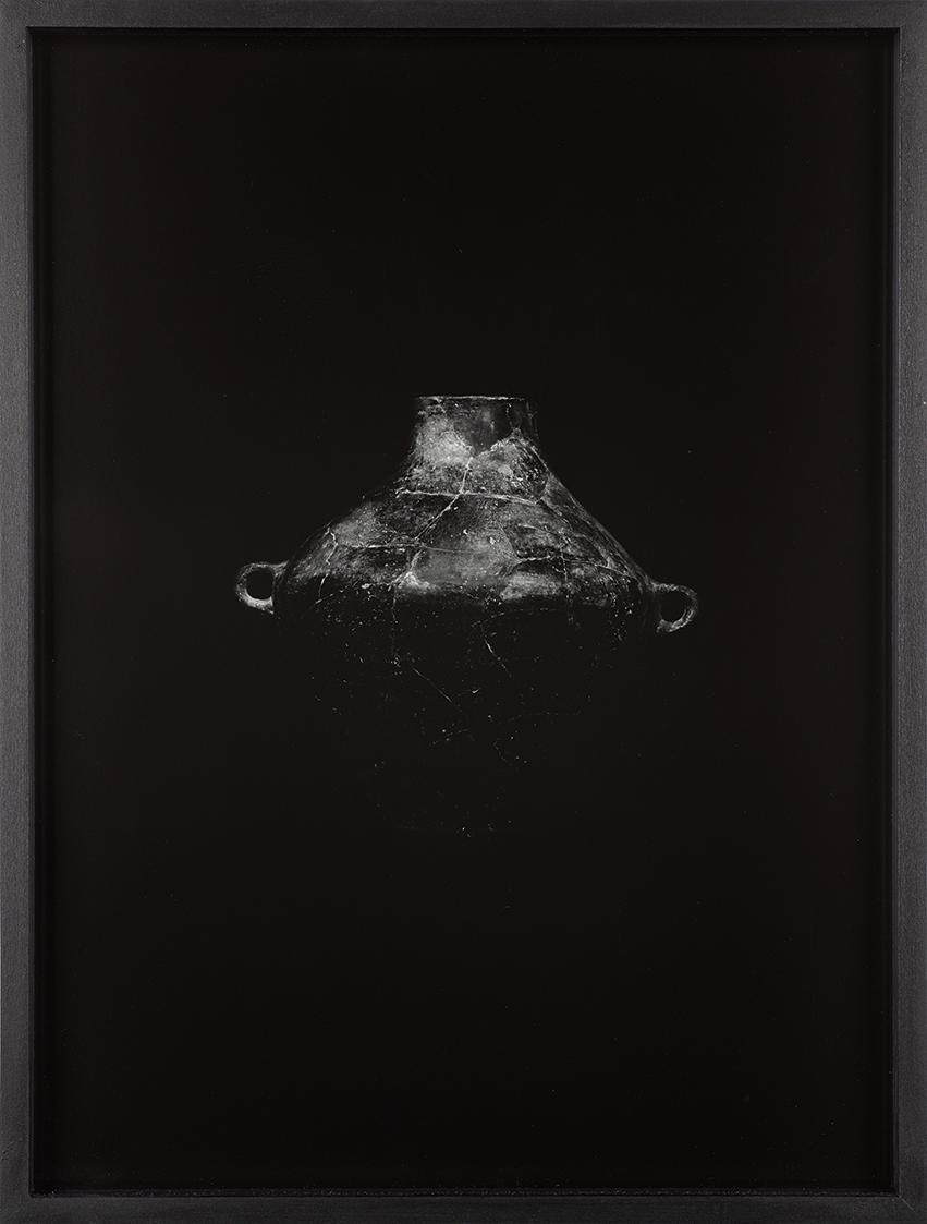 Anja Ronacher, Die Namenlosen (Amphore, 3000-2200 v. Chr., Vucedol-Museum, Vukovar), 2017, Silb…