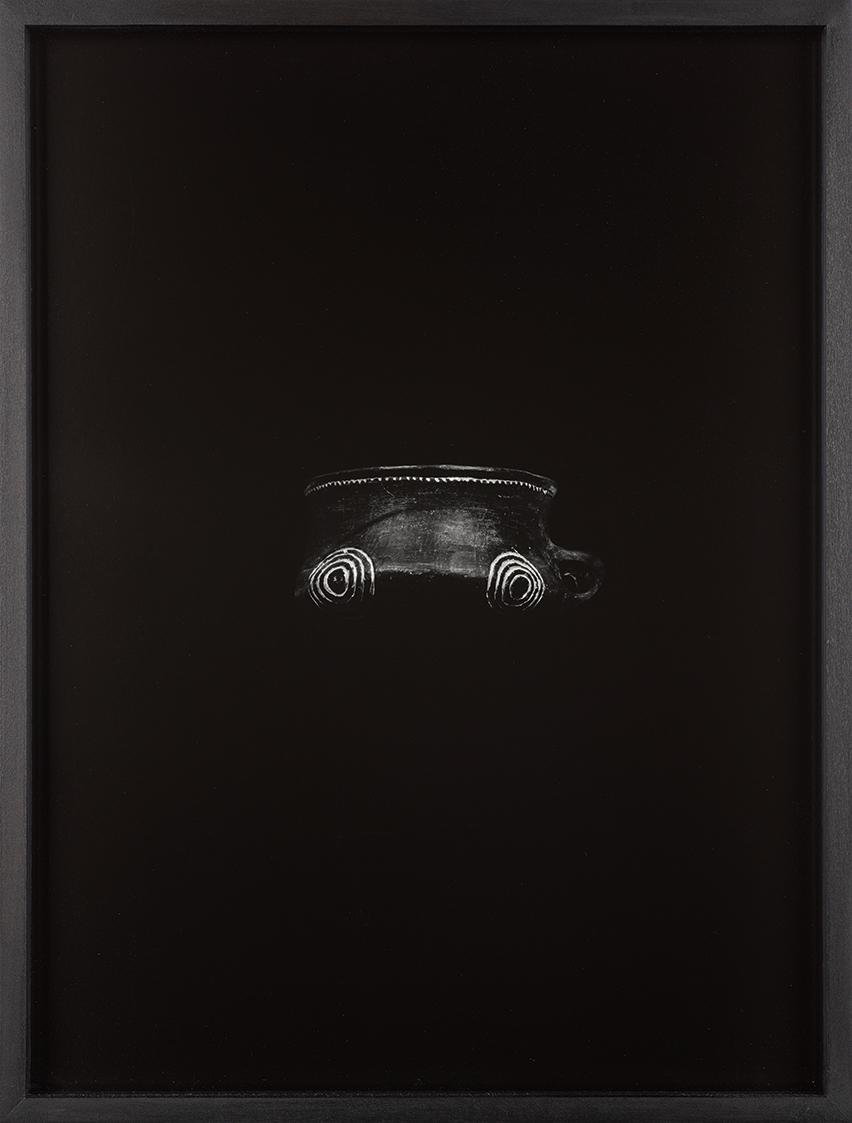 Anja Ronacher, Die Namenlosen (Becher, Sonne, 3000–2200 v. Chr., Vucedol-Museum, Vukovar), 2017…