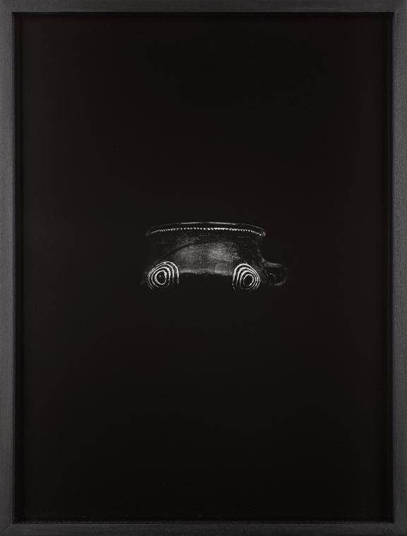 Anja Ronacher, Die Namenlosen (Becher, Sonne, 3000–2200 v. Chr., Vucedol-Museum, Vukovar), 2017…