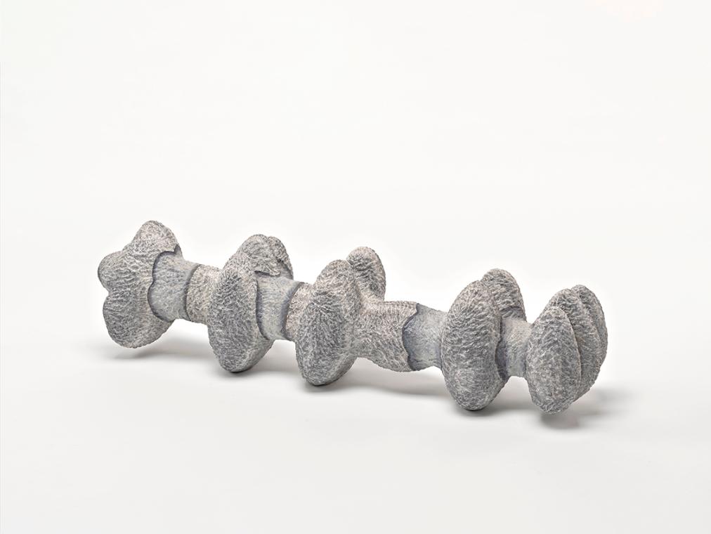Christine Hohenbüchler, Ohne Titel, 1988–1989, Stein, 22 × 100 × 32 cm, Belvedere, Wien, Inv.-N…