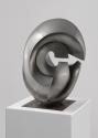 Wander Bertoni, Das große C, 1955, (Bronze) Edelstahl / Aluminium (?), 65 x 38 x 47 cm, Artothe…
