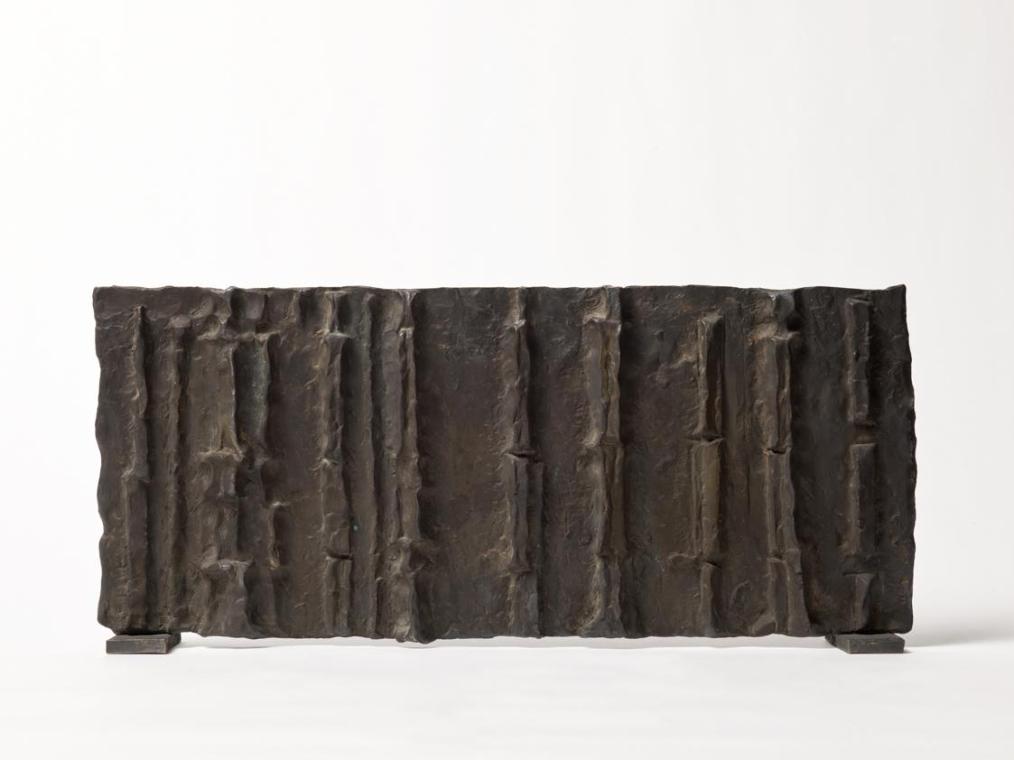 Fritz Wotruba, Relief mit neun Figuren, 1961, Bronze, 24,5 × 56 × 2,5 cm, Belvedere, Wien, Inv.…