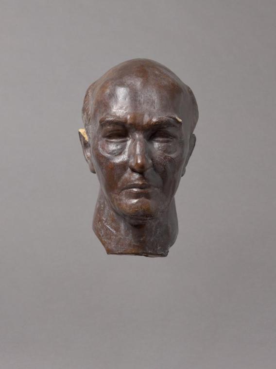 Fritz Wotruba, Porträt-Kopf Robert Musil, Ende 1938/39, Ton getrocknet, schellackiert, 34 × 20,…