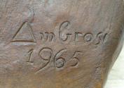Gustinus Ambrosi, Lorenz Böhler, Detail: Bezeichnung, 1965, Bronze auf Onyx/ Marmor-Postament, …