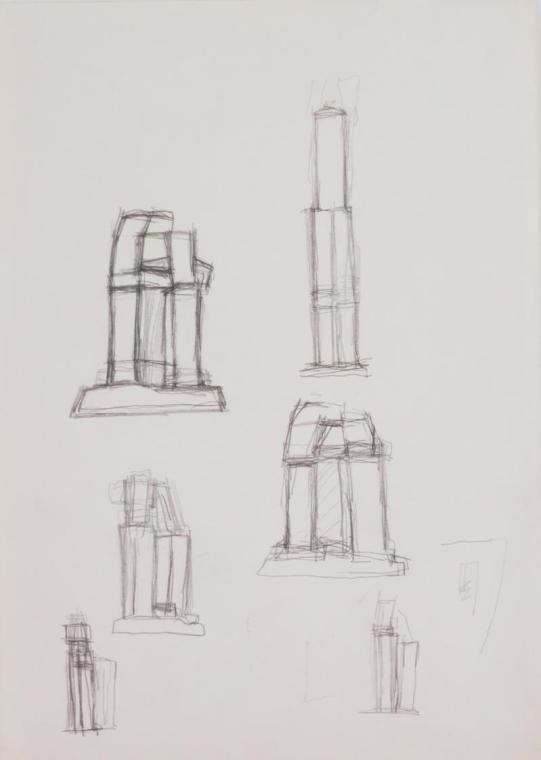 Hockende und stehende Figuren