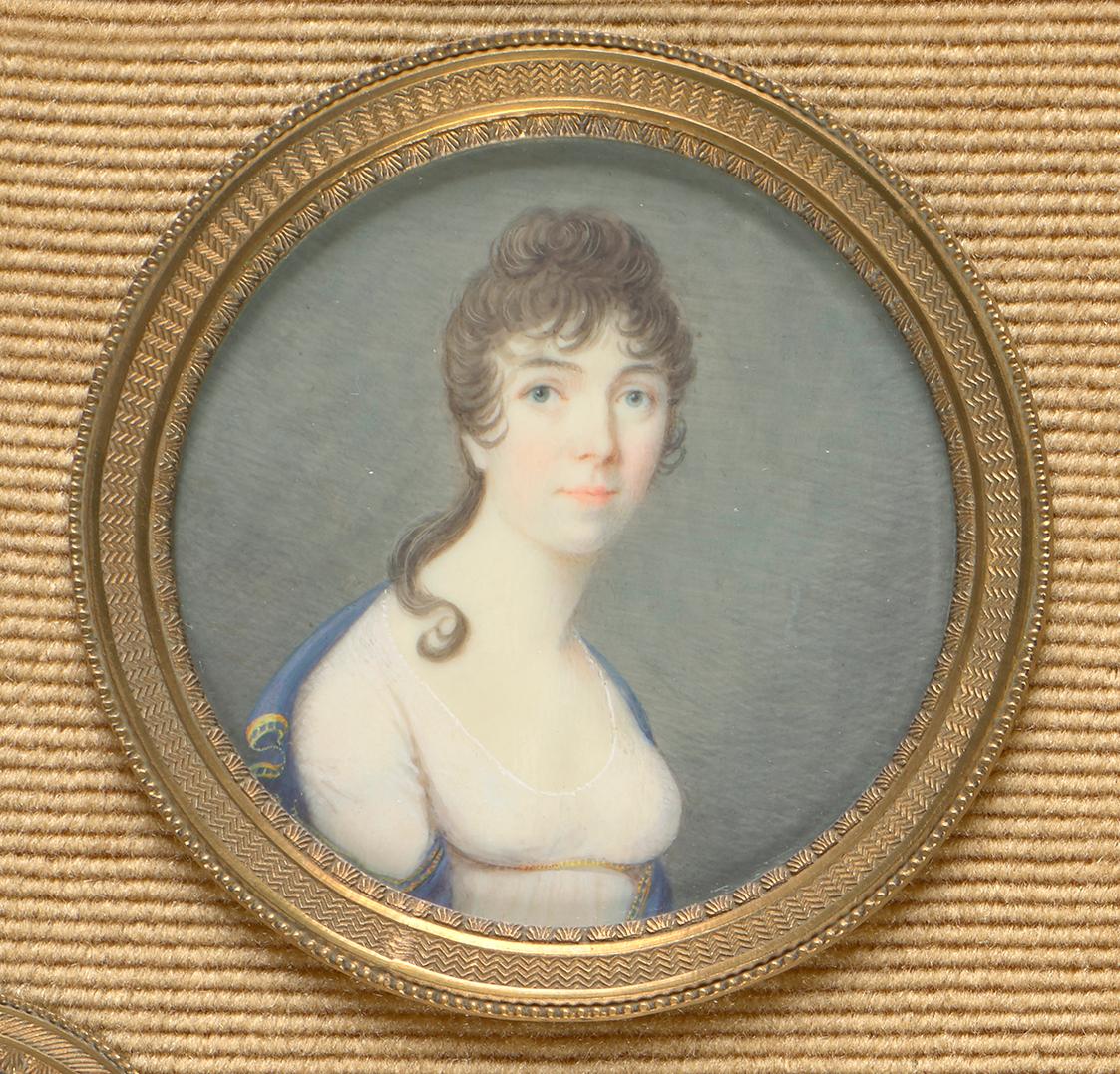 Unbekannter Künstler, Dame in weißem Empirekleid, um 1800/1810, Elfenbein, D: 6 cm, Schenkung S…
