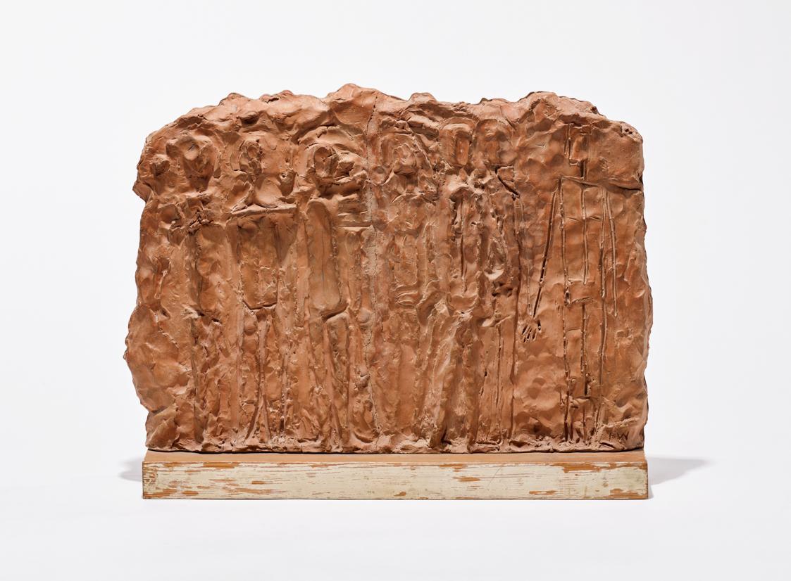 Fritz Wotruba, Figurenrelief (Dramatische Komposition), 1948, Ton, ohne Sockel: 34,5 × 49,5 × 2 ...