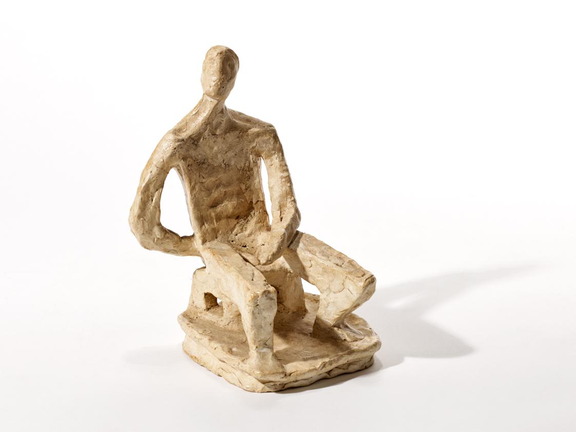 Fritz Wotruba, Kleine sitzende Figur, 1948/1949, Gipsguss nach Tonmodell, 22 × 15 × 14,5 cm, Be…