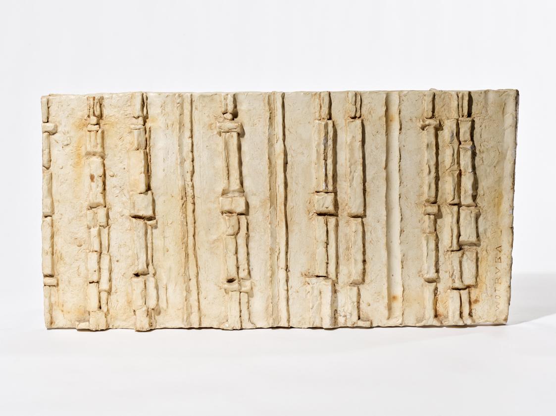 Relief mit acht Figuren