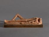 Fritz Wotruba, Liegende Figur, Studie zu Liegender Jüngling, 1943, Ton/Modelliermasse, 6 × 28 ×…