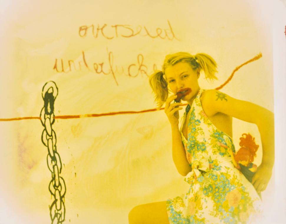 Zenita Komad, Ohne Titel, 2002, Farbfoto, Blattmaße: 24 × 30,5 cm, Belvedere, Wien, Inv.-Nr. 10…