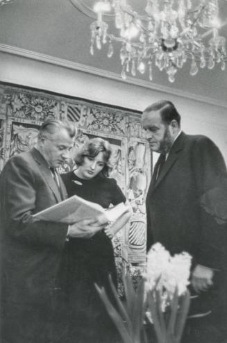 Erich Lessing, Fritz Wotruba, Lucy Wotruba und Manfred Mautner-Markhof (v. li. n.re.) beim Betr…