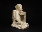 Fritz Wotruba, Hockender (Geschlossene Figur), 1951, Zementguss nach Steinskulptur, 53 × 22 × 4…