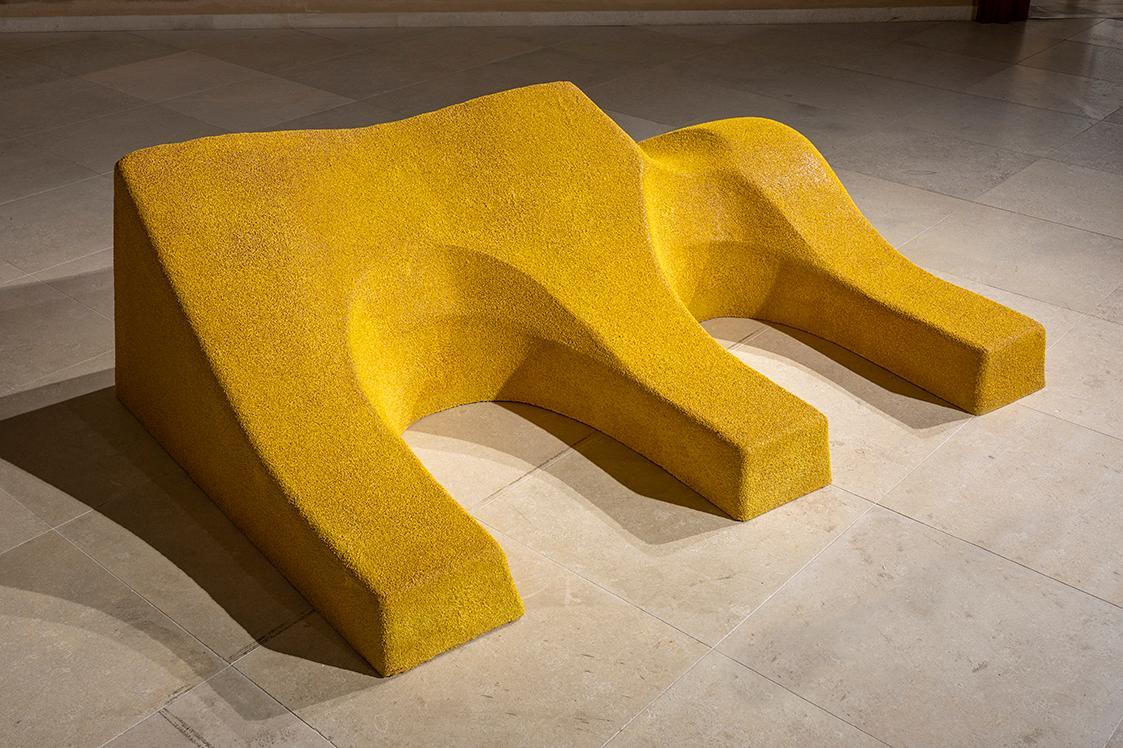 Lena Henke, Aldo Rossis Sleeping Elephant, 2018, Acrylharz glasfaserverstärkt mit Eisenarmierun…