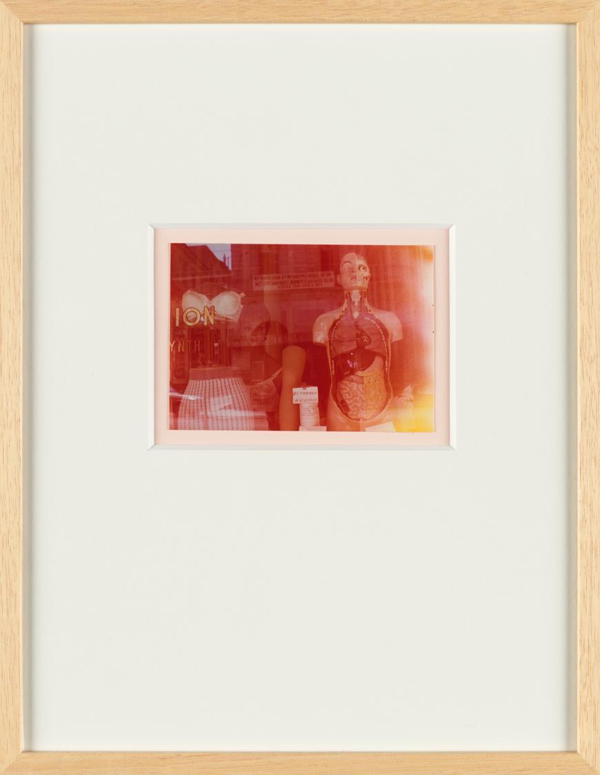 Birgit Jürgenssen, Wörterbuch der Gemeinplätze (Flaubert), 1975–1978, 1 Farbfotografie (Vintage…