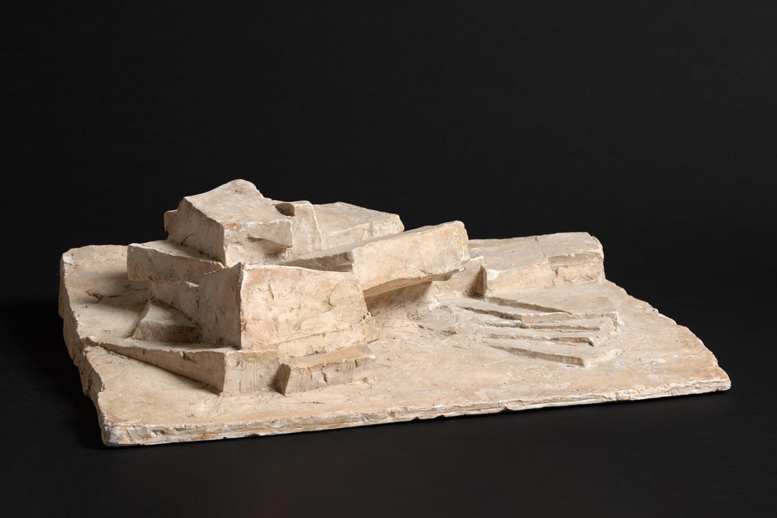 "Der Ring des Nibelungen" (Richard Wagner). Entwurf für die Bühnenbauten "Die Walküre", 3. Bild  "Auf dem Gipfel eines Felsberges (Walkürenfelsen)" zur Inszenierung an der Deutschen Oper, Berlin, 1967. Gesamtmodell