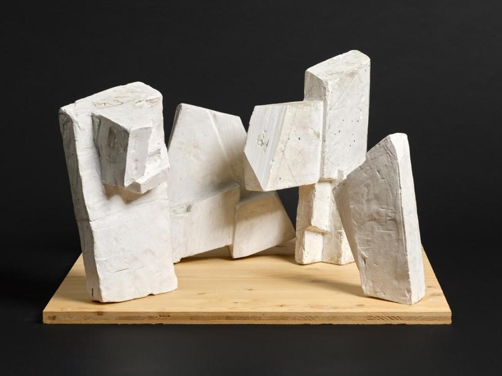 "Der Ring des Nibelungen" (Richard Wagner). Entwurf für die Bühnenbauten "Siegfried", 1. Bild "Wald" zur Aufführung an der Deutschen Oper, Berlin, 1967. Vierteiliges Gesamtmodell