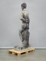 Fritz Wotruba, Grosse dunkle Figur, 1933, Hartsandstein, schwarz bemalt, 243 × 82,5 × 55,5 cm, …
