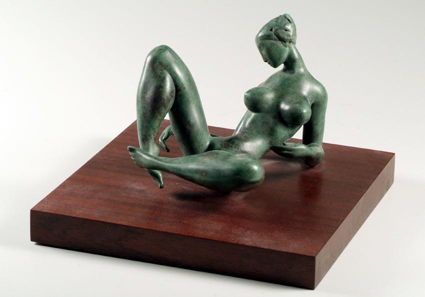 Heinrich A. Deutsch, Helena, 1979, Bronze patiniert, auf Holzplatte montiert, 15 cm, Belvedere,…