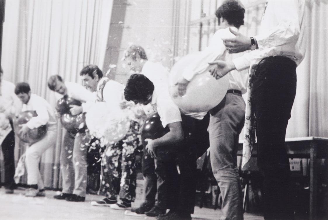 Günter Brus, Direct Art Festival, 9. November 1967 im Festsaal des Gewerkschaftshauses Treitlst…