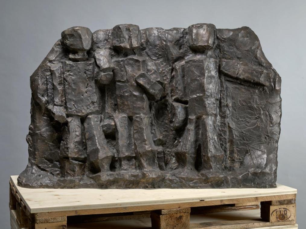 Fritz Wotruba, Relief mit drei Figuren, 1951, Bronze, 77 × 129 × 22 cm, Belvedere, Wien, Inv.-N ...