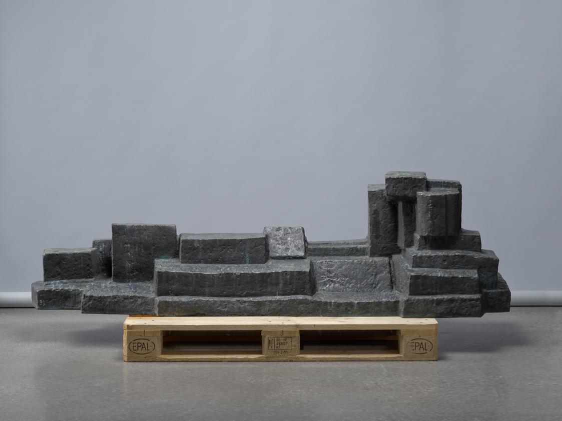 Fritz Wotruba, Große liegende Figur, 1960, Bronze, 195 × 54 × 57 cm, Belvedere, Wien, Inv.-Nr. …