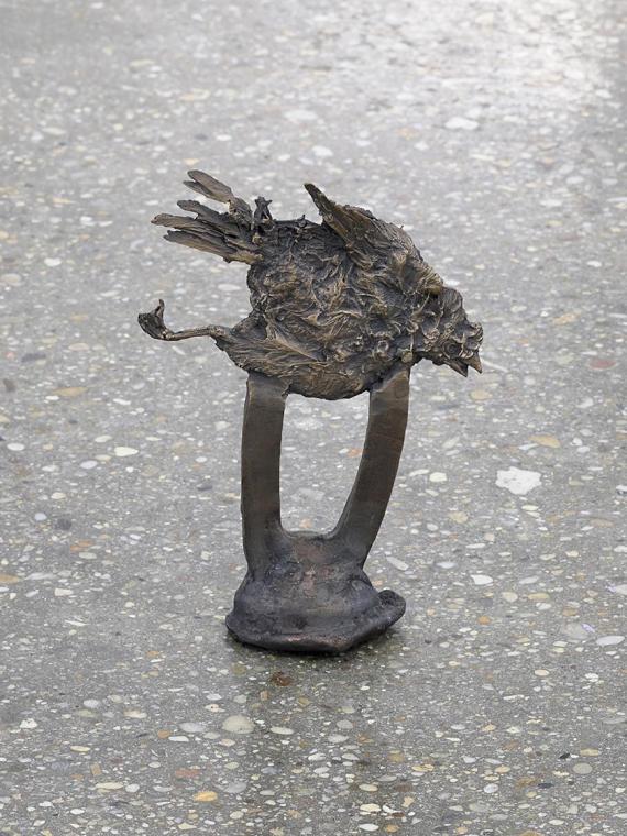 Angelika Loderer, Roadkill (Sparrow), 2023, Bronze, patiniert, 16,5 × 12 × 6 cm, Belvedere, Wie ...