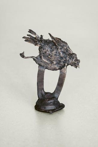 Angelika Loderer, Roadkill (Sparrow), 2023, Bronze, patiniert, 16,5 × 12 × 6 cm, Belvedere, Wie ...