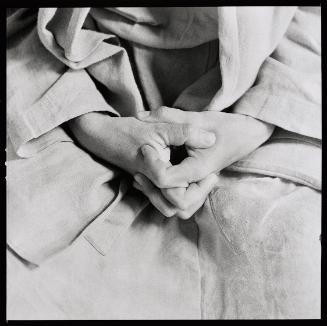 Margot Pilz, O. T. (Hände), 1978/2019, Pigment Print auf Fine Art Baryta, 50 × 50 cm, Belvedere…