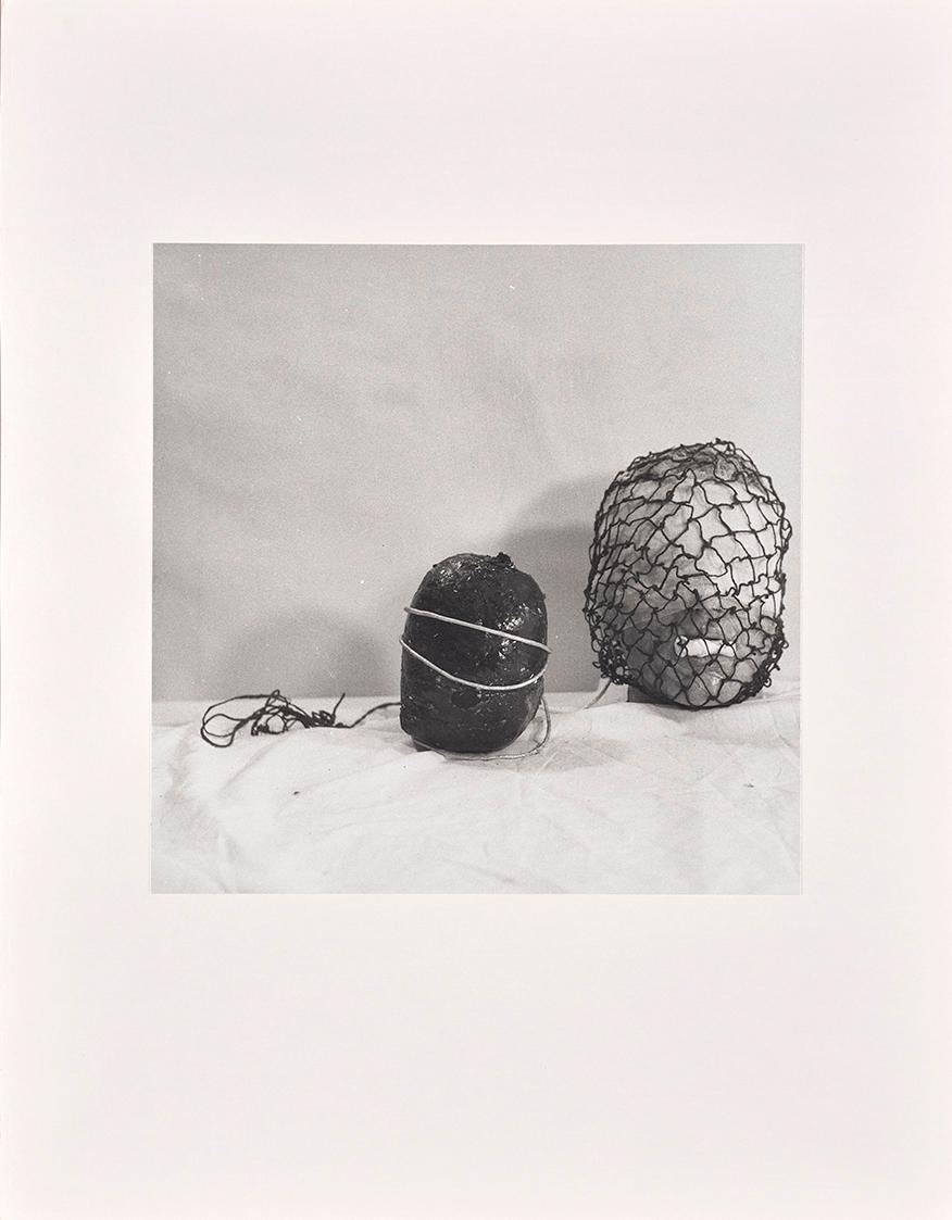Rudolf Schwarzkogler, 4. Aktion, 1965, Fotografie, 33,9 × 33,9 cm, Belvedere, Wien, Inv.-Nr. 88…
