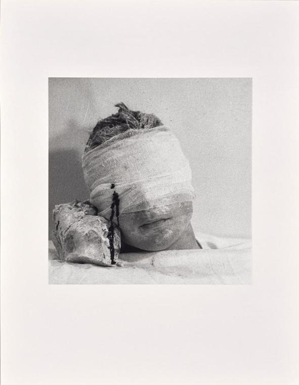 Rudolf Schwarzkogler, 4. Aktion, 1965, Fotografie, 34,4 × 33,9 cm, Belvedere, Wien, Inv.-Nr. 88 ...