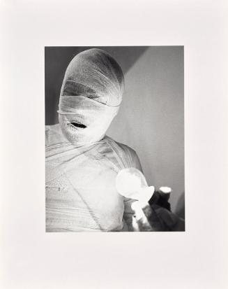 Rudolf Schwarzkogler, 6. Aktion, 1966, Fotografie, 40,2 × 30,2 cm, Belvedere, Wien, Inv.-Nr. 88…