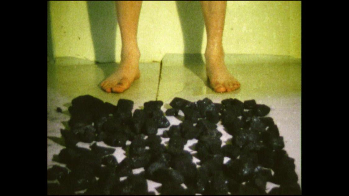 Ursula Pürrer, Gezacktes Rinnsal schleicht sich schamlos schenkelnässend an, 1985, Film, Leihga…