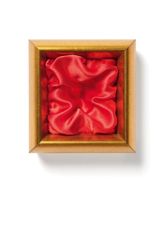 O. T. (Parfum-Devotionalie I. – Roter Seidenfilz/Satin Nr. 19)