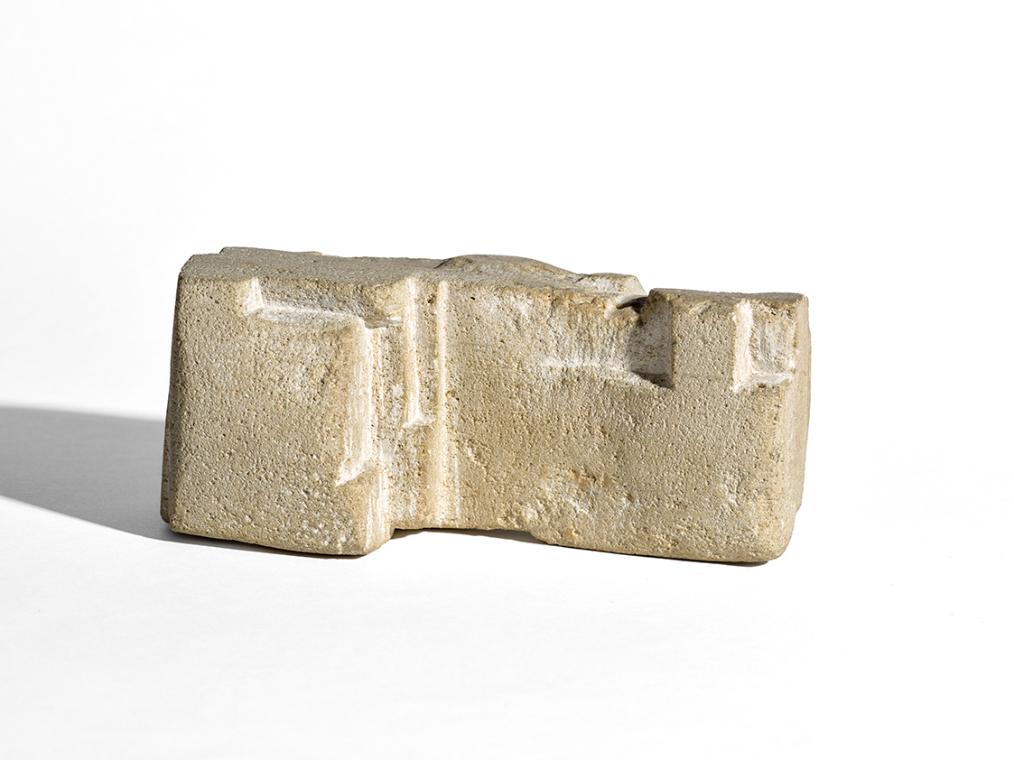 Zbyněk Sekal, Ohne Titel, undatiert, Stein, 6 × 13,5 × 7,5 cm, Belvedere, Wien, Inv.-Nr. 12196